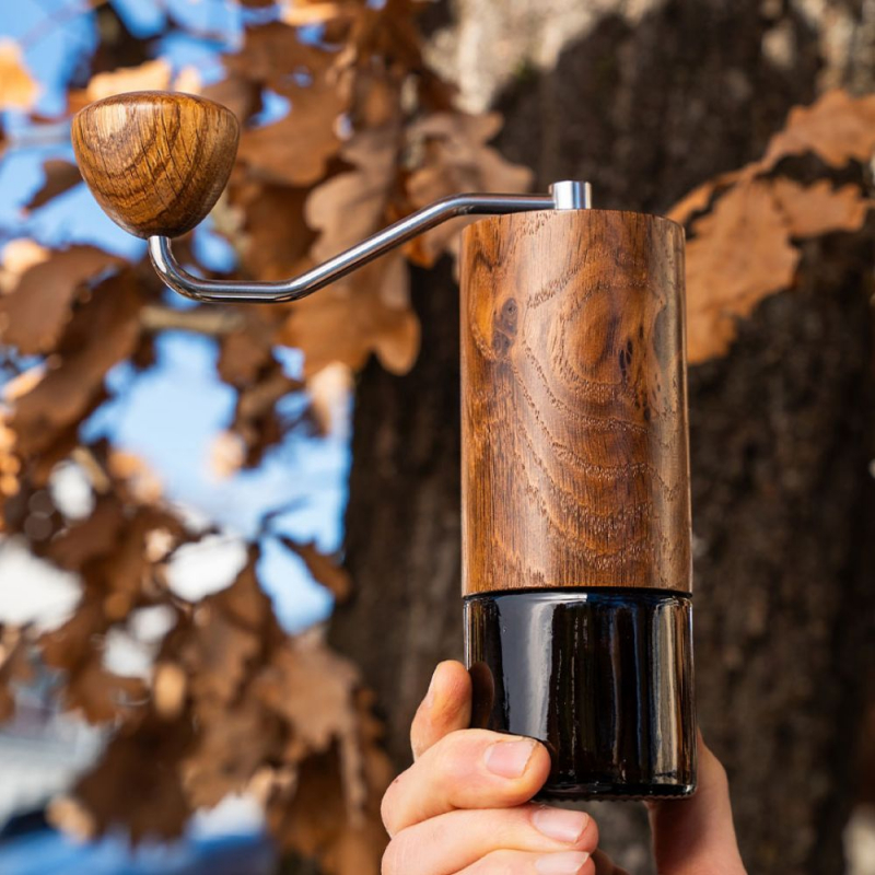 Kaffeemühle C40 MK4 Nitro Blade Vintage Oak Royal von COMANDANTE