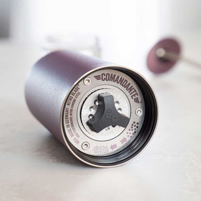 Kaffeemühle C40 MK4 Nitro Blade Deep Purple Edelstahl von COMANDANTE