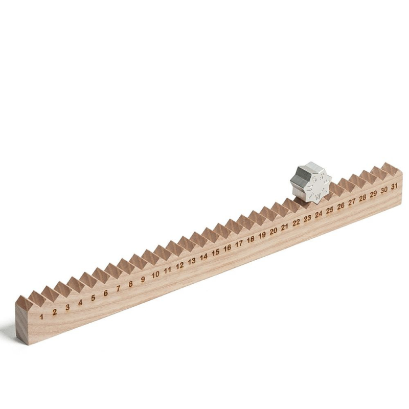 Kalender Monthly Measure aus Esche von SIDE BY SIDE